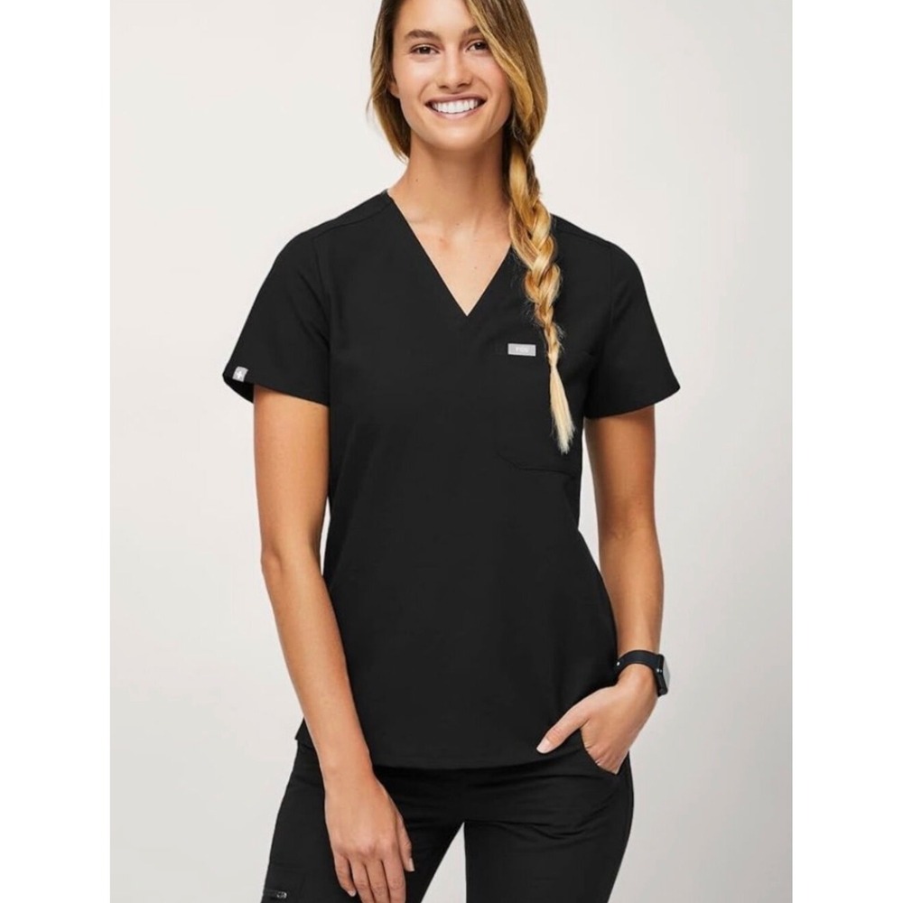 FIGS Catarina Scrub Top Black V-Neck One Pocket Medical Top Medium